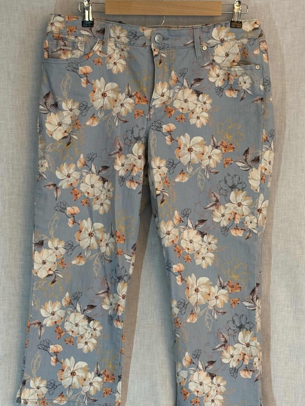 Floral Crop Pants - Blue with Cream Blooms